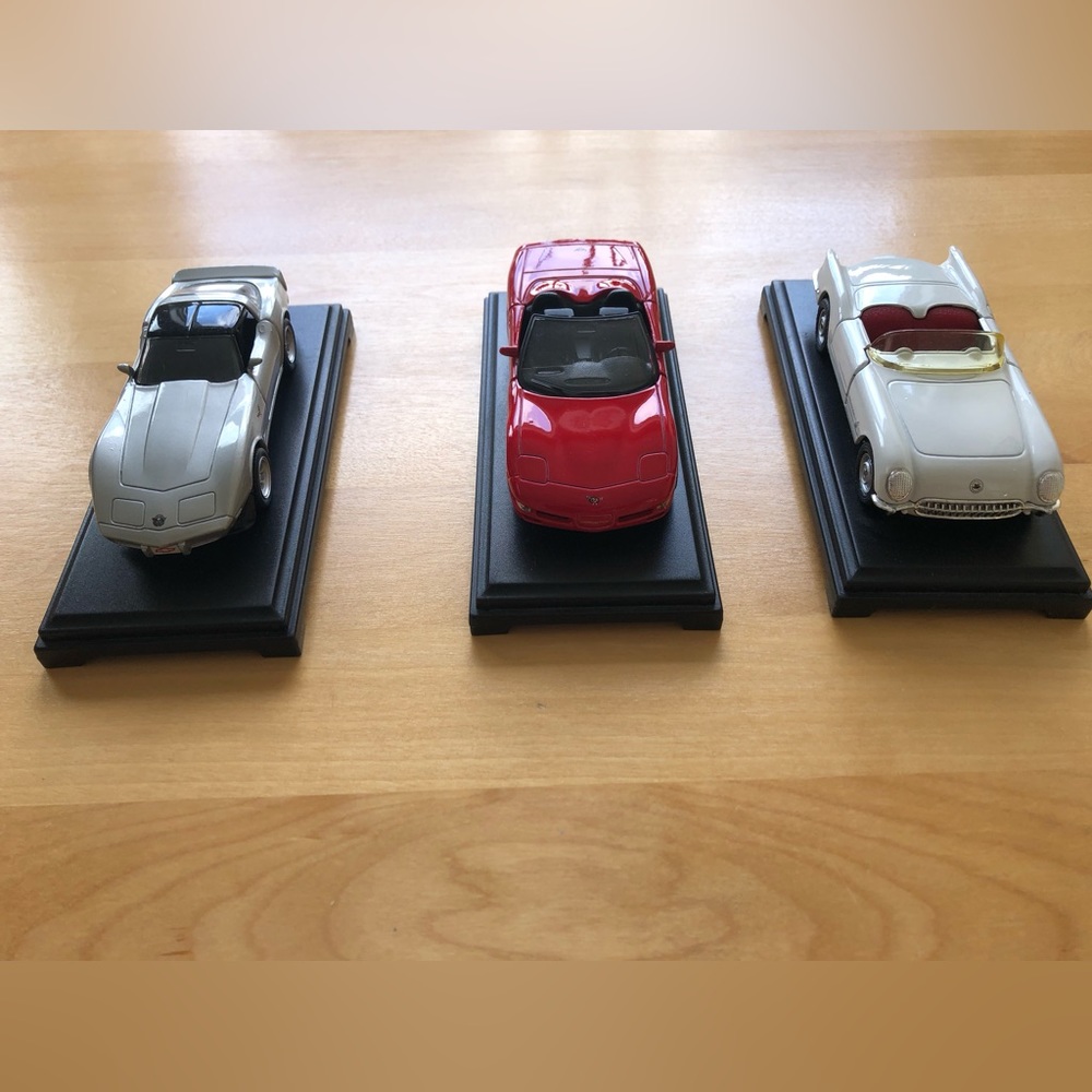 3 Maisto Collectible cars